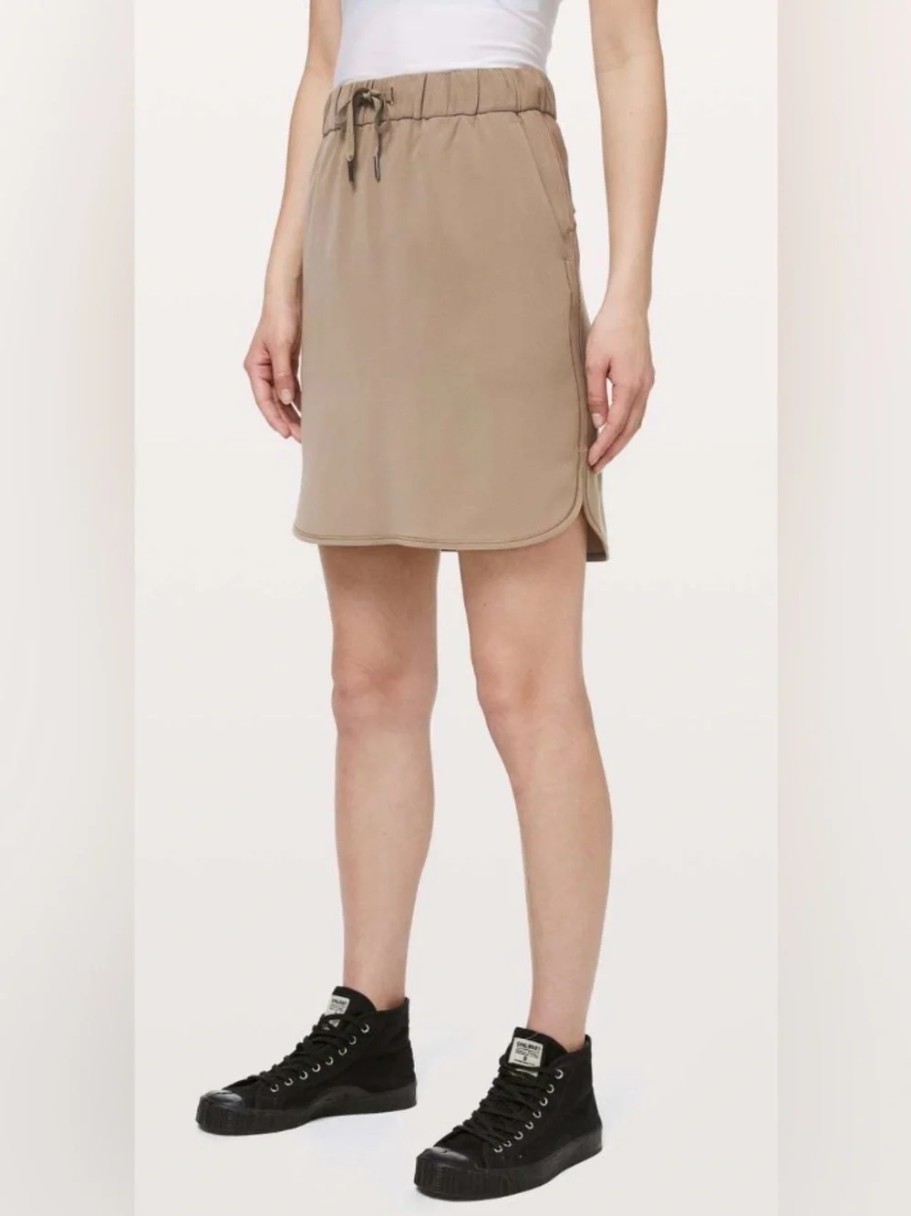 Lululemon On The Fly Skirt Woven Frontier Brown Size 8 Travel Wrinkle-Free